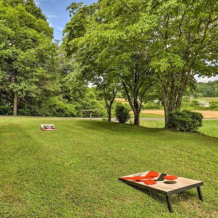 Charming Mills River Home With Porch And Yard! Zewnętrze zdjęcie