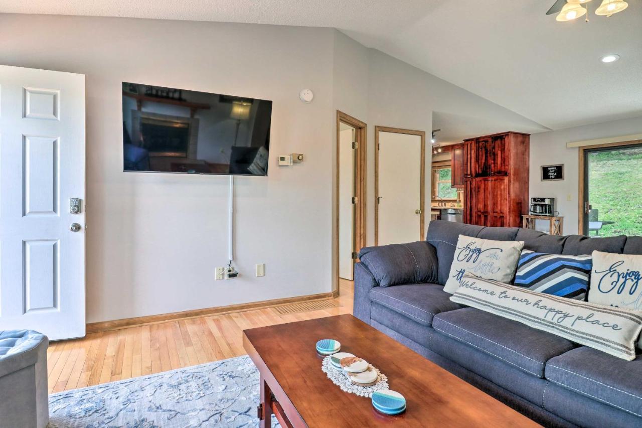 Charming Mills River Home With Porch And Yard! Zewnętrze zdjęcie