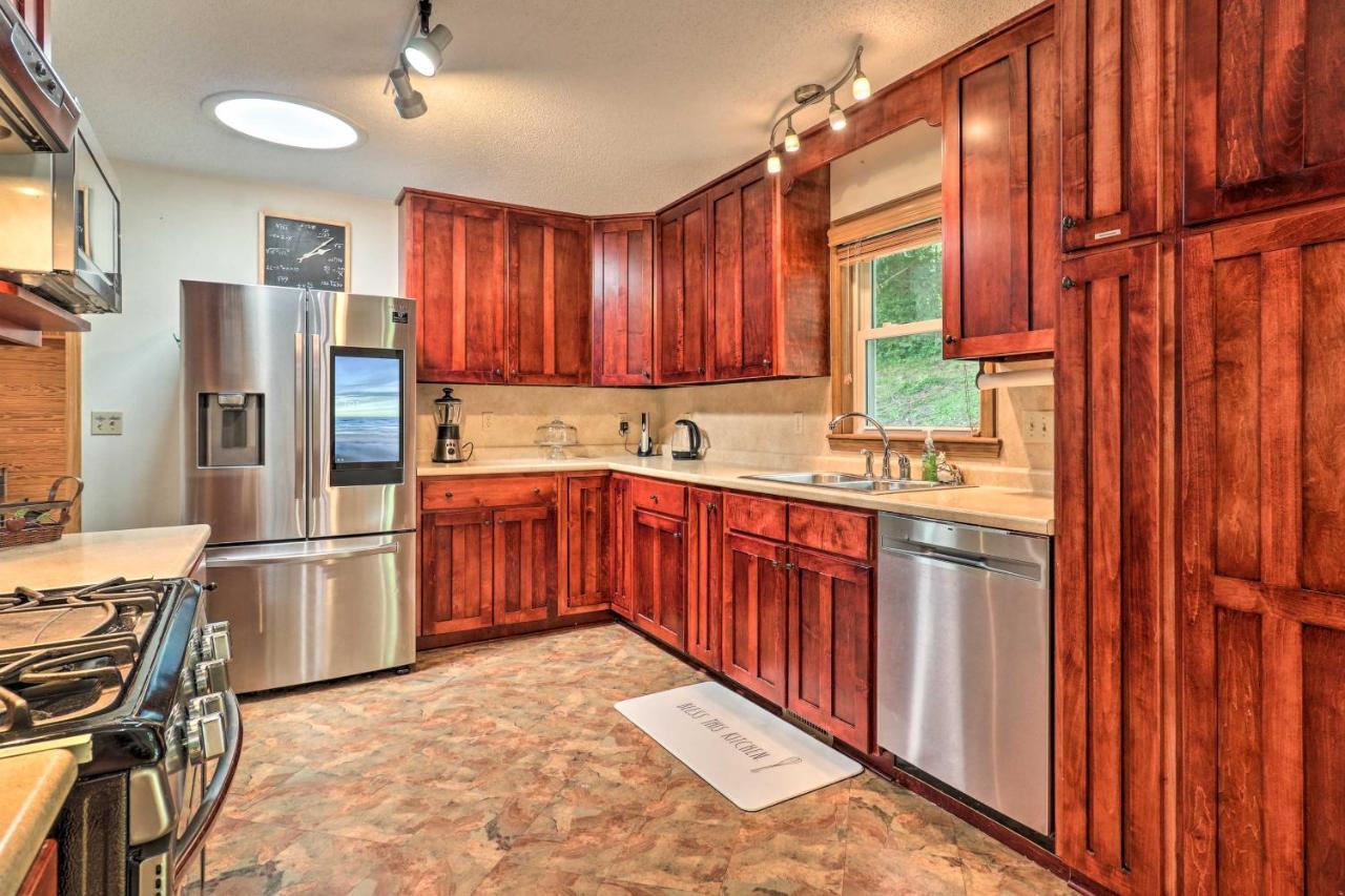 Charming Mills River Home With Porch And Yard! Zewnętrze zdjęcie