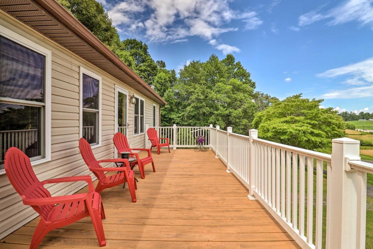 Charming Mills River Home With Porch And Yard! Zewnętrze zdjęcie